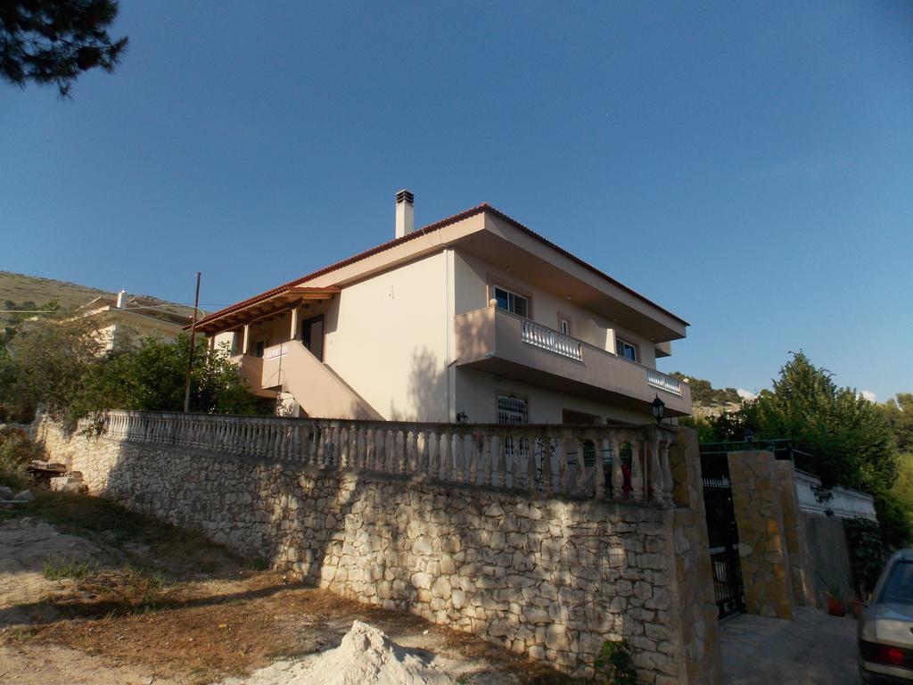 Guest House Vila Bega Саранда Екстер'єр фото