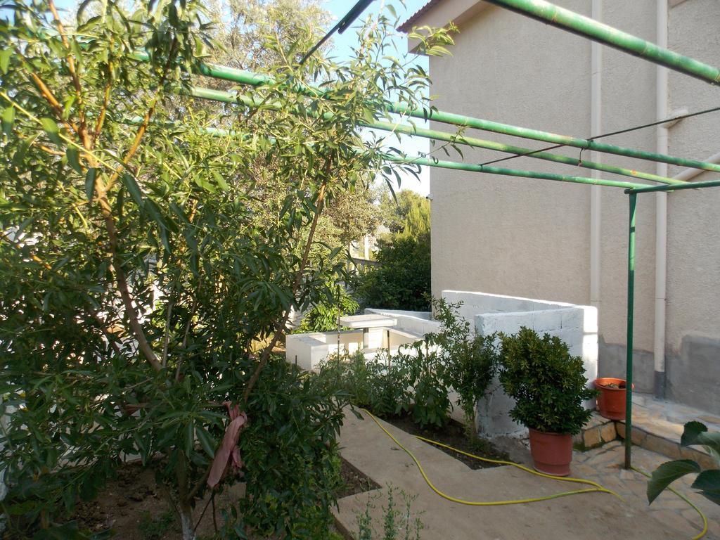 Guest House Vila Bega Саранда Екстер'єр фото