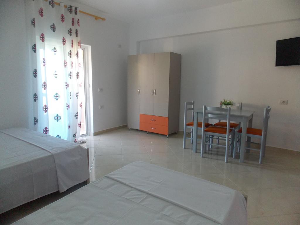 Guest House Vila Bega Саранда Екстер'єр фото