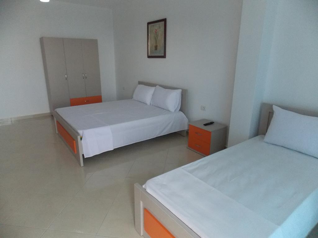 Guest House Vila Bega Саранда Екстер'єр фото
