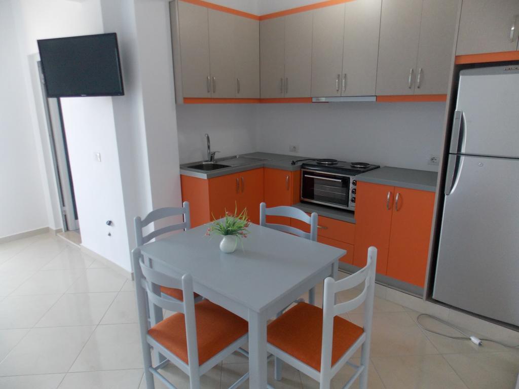 Guest House Vila Bega Саранда Екстер'єр фото