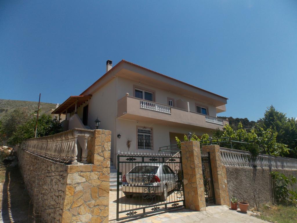 Guest House Vila Bega Саранда Екстер'єр фото