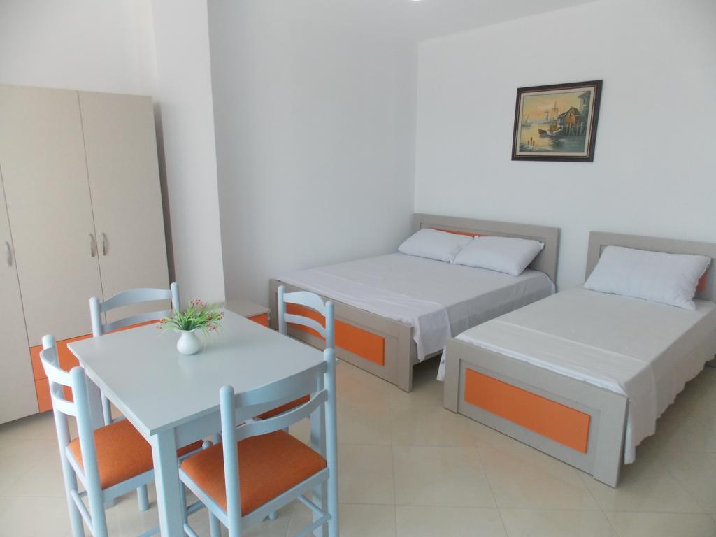 Guest House Vila Bega Саранда Екстер'єр фото