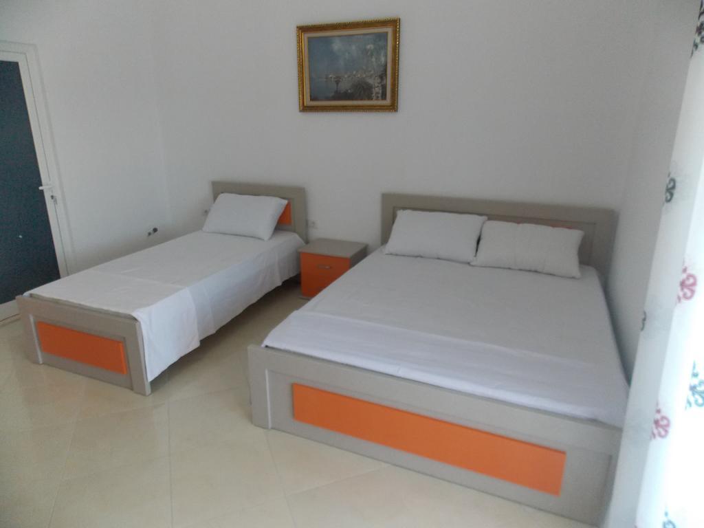 Guest House Vila Bega Саранда Екстер'єр фото