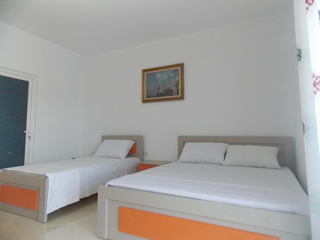 Guest House Vila Bega Саранда Екстер'єр фото