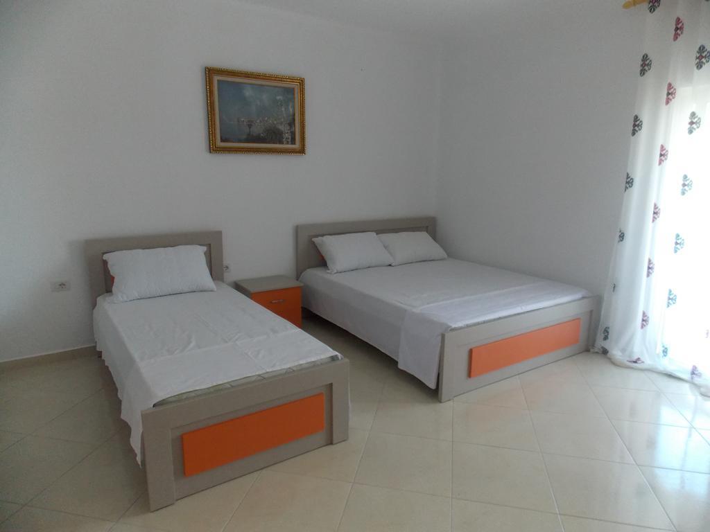Guest House Vila Bega Саранда Екстер'єр фото